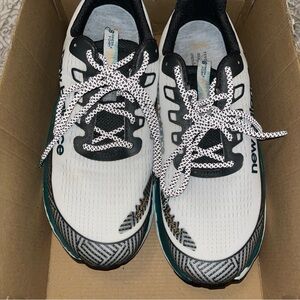 New Balance White/ gray/ green more fresh foam  Athletic Shoes 11,5 wide